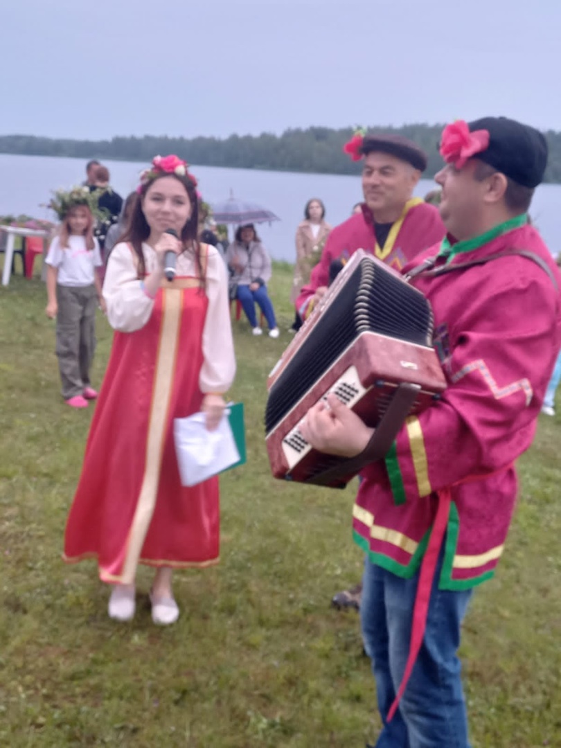 6 июля 2023г., в 20:00ч., на берегу реки Шелонь, прошло традиционное празднование дня Ивана Купала..