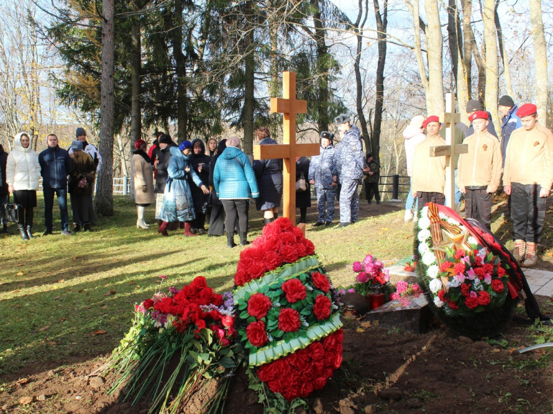 Торжественное перезахоронение двух безымянных бойцов, участников Великой Отечественной войны.