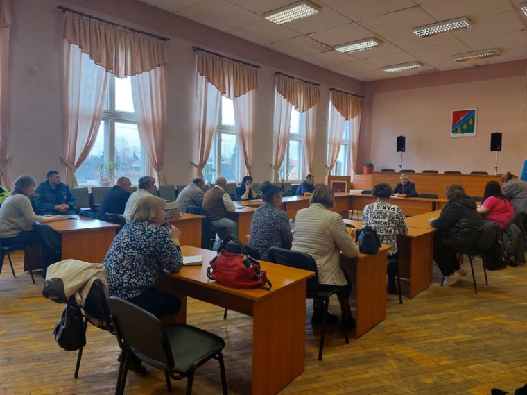 В Администрации района состоялось рабочее совещание о проведении месячника по благоустройству,. В Администрации района состоялось рабочее совещание о проведении месячника по благоустройству,.