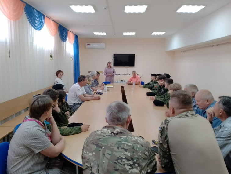 В Дедовичской районной библиотеке состоялась встреча руководства музея "Обороны и блокады Ленинграда" из Санкт-Петербурга с представителями молодежных патриотических движений, поисковых отрядов, общественности.. В Дедовичской районной библиотеке состоялась встреча руководства музея "Обороны и блокады Ленинграда" из Санкт-Петербурга с представителями молодежных патриотических движений, поисковых отрядов, общественности..